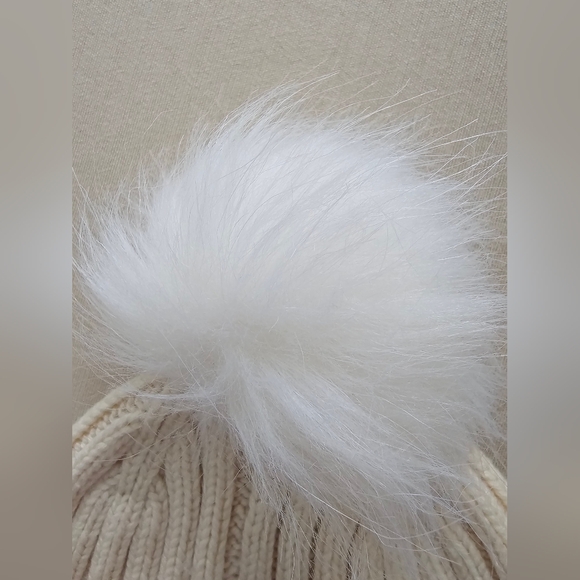 NWT Women's J Crew Cream Winter Hat / Beanie with White Faux Fur Pom Pom - Picture 8 of 10